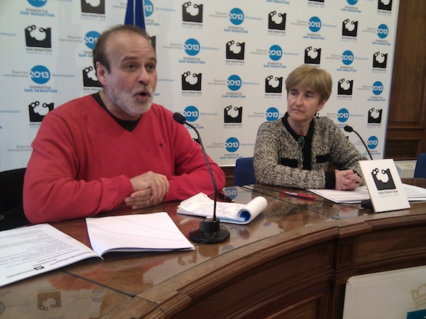 Euskal Kultur Erakundeko Pantxoa Etxegoien eta Donostiako Udaleko Kultur eta Euskara ordezkari Nerea Txapartegi bi erakundeen arteko lankidetza hitzarmenaren berritzea aurkeztu dute.