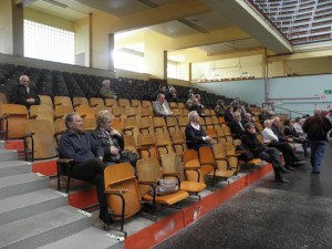 Pilotazaleak, material aukeraketa zuzenean jarraitzen (Argazkia: E. Zabala)