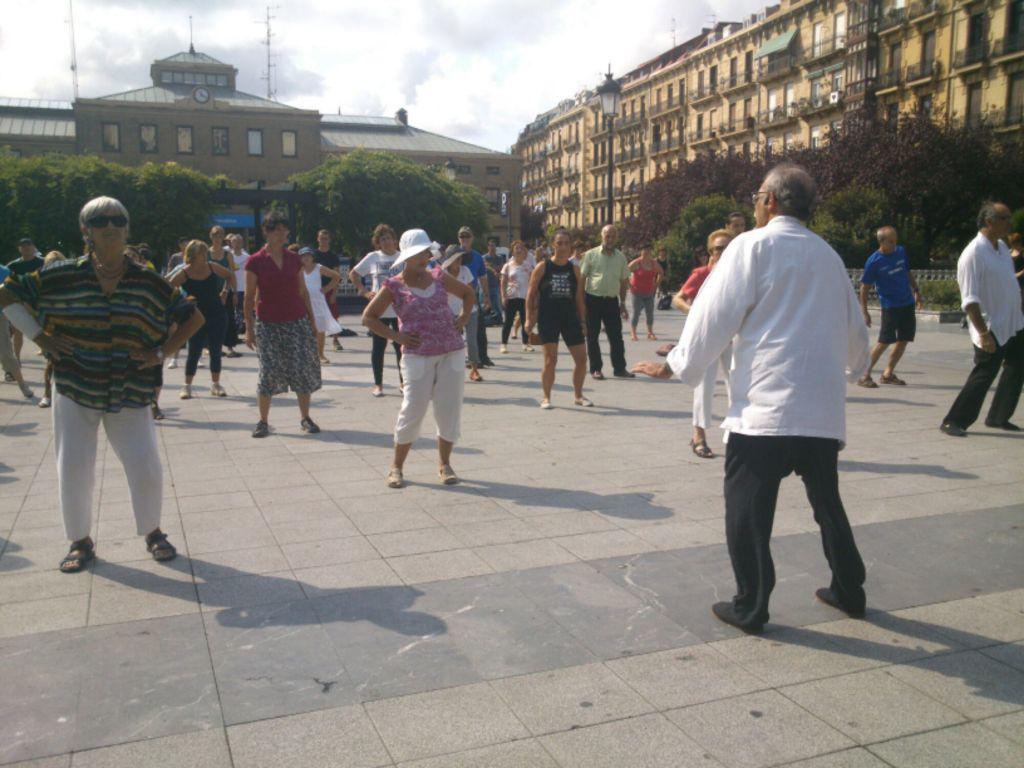 Tai jia egin dute Easo plazan. (Argazkia: Estitxu Zabala)