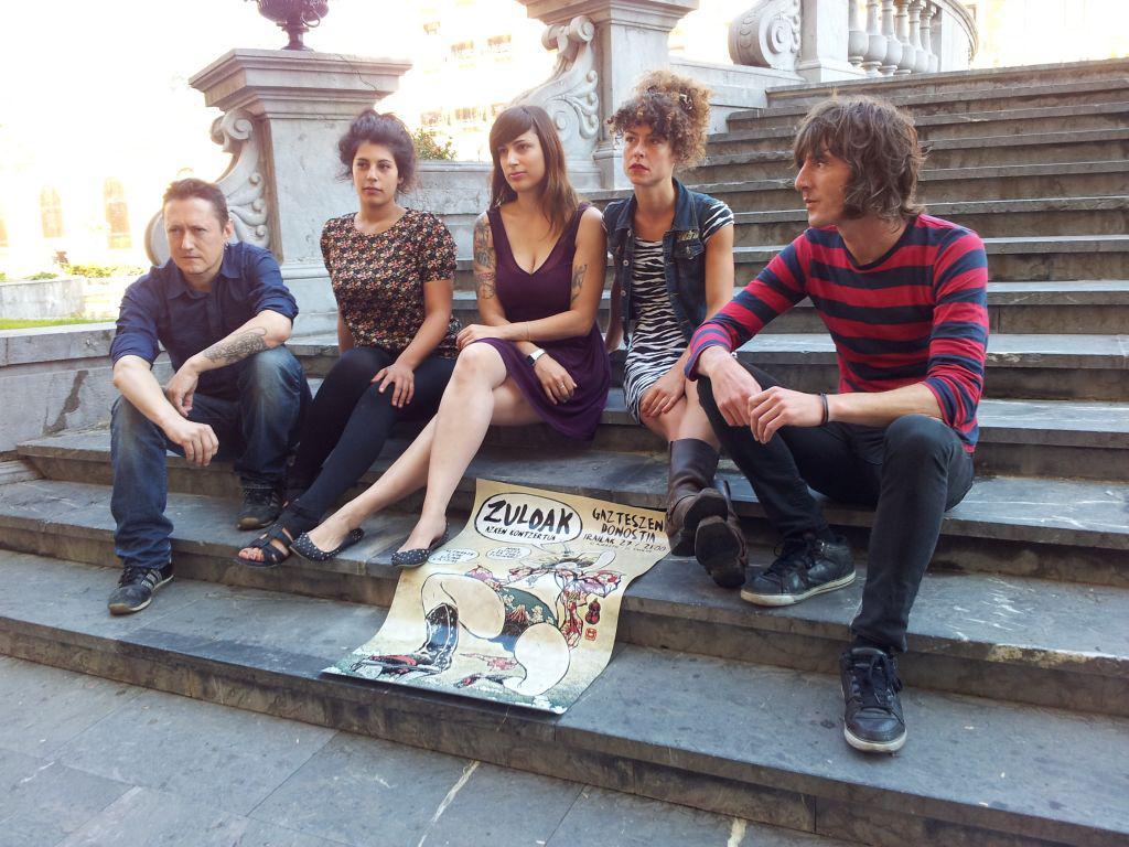 Ezkerretik eskuinera: Fermin Muguruza, Ainhoa Unzueta, Tania de Sousa, Usua de La Fuente eta Koldo Soret. (Argazkia: Nerea Lizarralde)