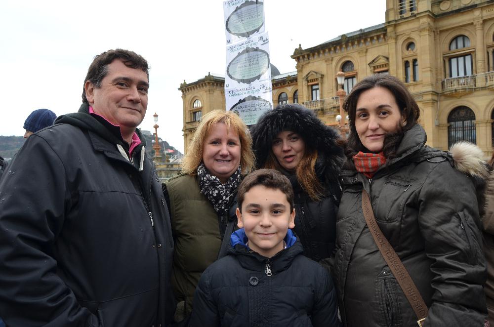6:30ean iritsi dira, eta lehenak izan dira. (Argazkia: Nerea Lizarralde)