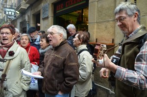 Bat-bateko musikari bat ere elkartu zaie abeslariei. (Argazkia: Agurtzane Altuna)