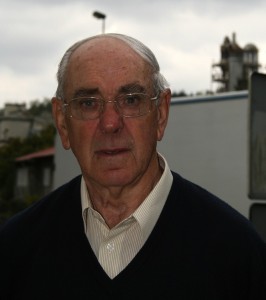 Ametsa dela dirudi. Añorgan pilota txapelketak antolatu izan ditut urte luzez. Arkaitz dantza taldean ere ibili izan naiz, baina kantua dut pasiorik handiena. Pa- rrokian hasi, eta Donostiako Orfeoian ere 50 urte egin ni- tuen. Ertizka otxotearen sor- tzailea ere banaiz. Egindako lanaren aitorpena orain eto- rri da, eta poz handia dut eta harro sentitzen naiz