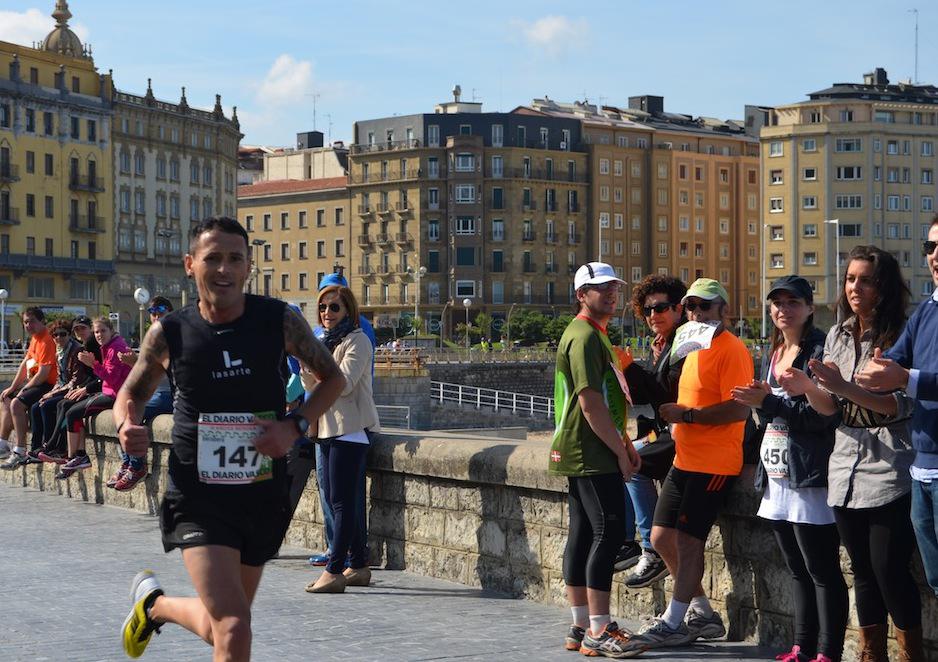 Lasarteko Raul Gomez korrikalaria (irudian) izan da azkarrena 15 kilometroko proban. (Argazkia: Nerea Lizarralde)