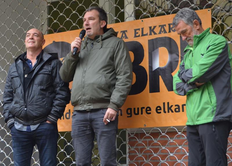 Bertso saioa izan zuten joan den igandean, Loiolako Eliza kalean.  (Argazkia: Estitxu Zabala)