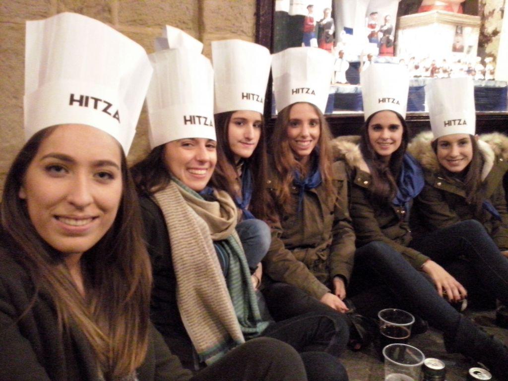 Festazale talde bat, Irutxuloko Hitzaren txanoekin. (Argazkia: Lide Ferreira)