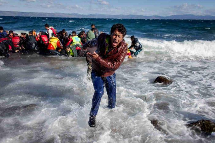 'Lesbos, Europara sartzeko lehen urratsa' Javi Julioren argazki erakusketa.