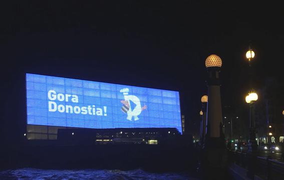 gora_donostia