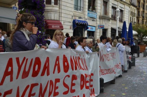 Donostiako Udaleko etxez etxeko langileak, grebako  protesta batean. (Argazkia: Irati Salsamendi)