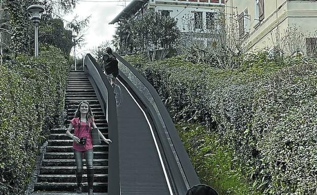 Eskailera mekanikoen luzapenaren proposamena. (Argazkia: Donostiako Alderdi Popularra)