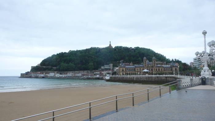 Donostia._Urgull_eta_Jesusen_Bihotza.__Karlos_Almorza_2_tokikom_700x700