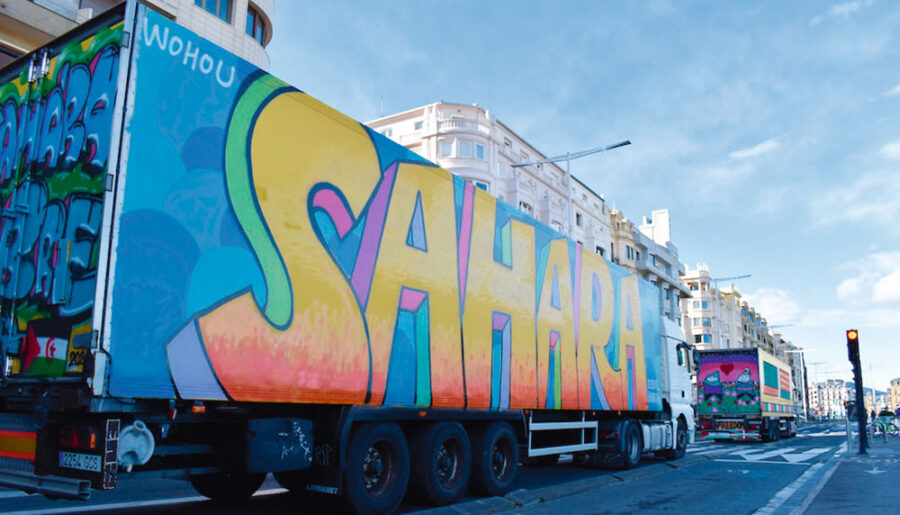 Sahararen aldeko karabana.