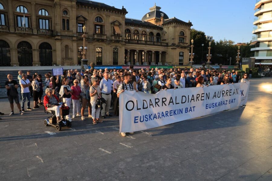 Oldarraldia_elkarretaratze