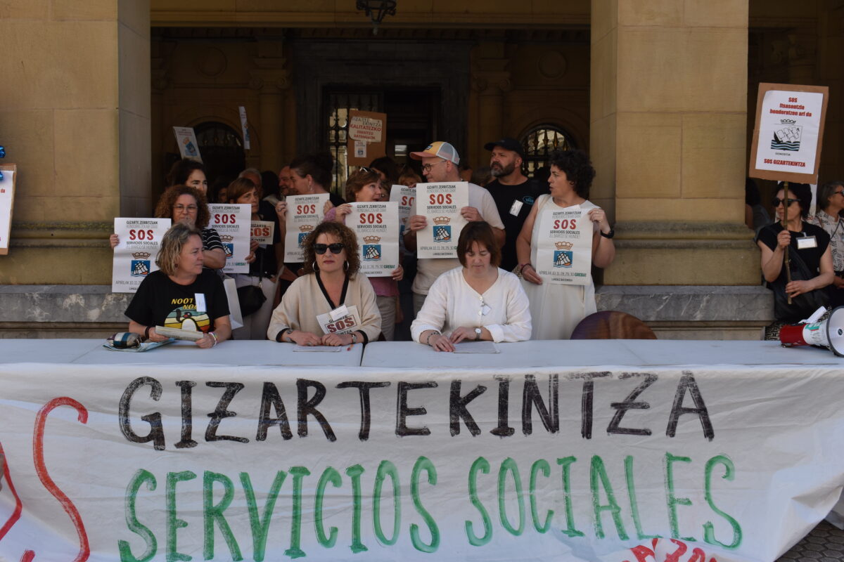 Prentsaurrekoa egin dute gizarte ekintzako langileek seigarren greba egunean.