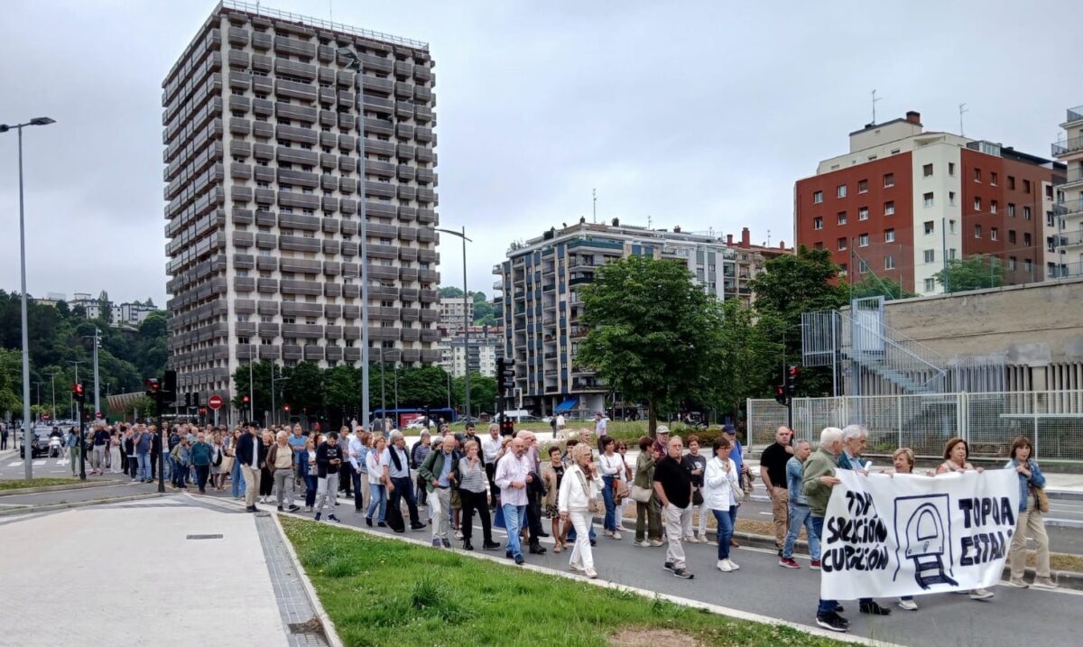 ABAEk deitutako manifestazioko irudia