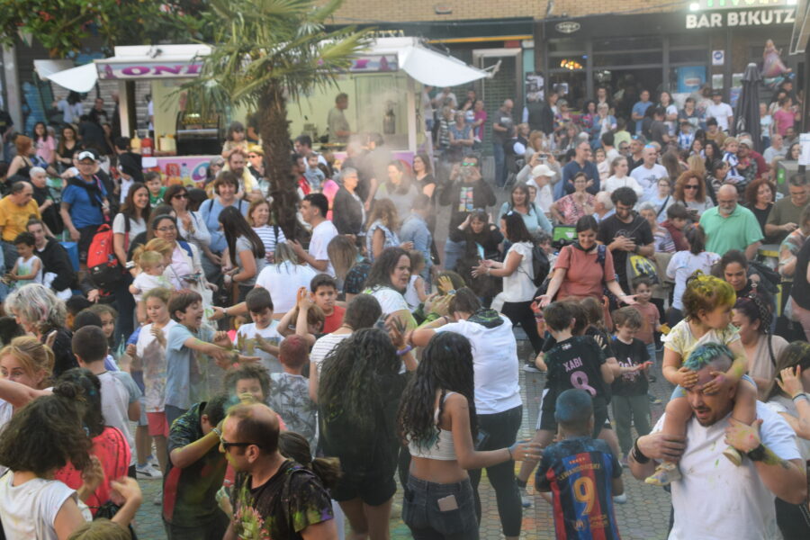 Holi festa Larratxo