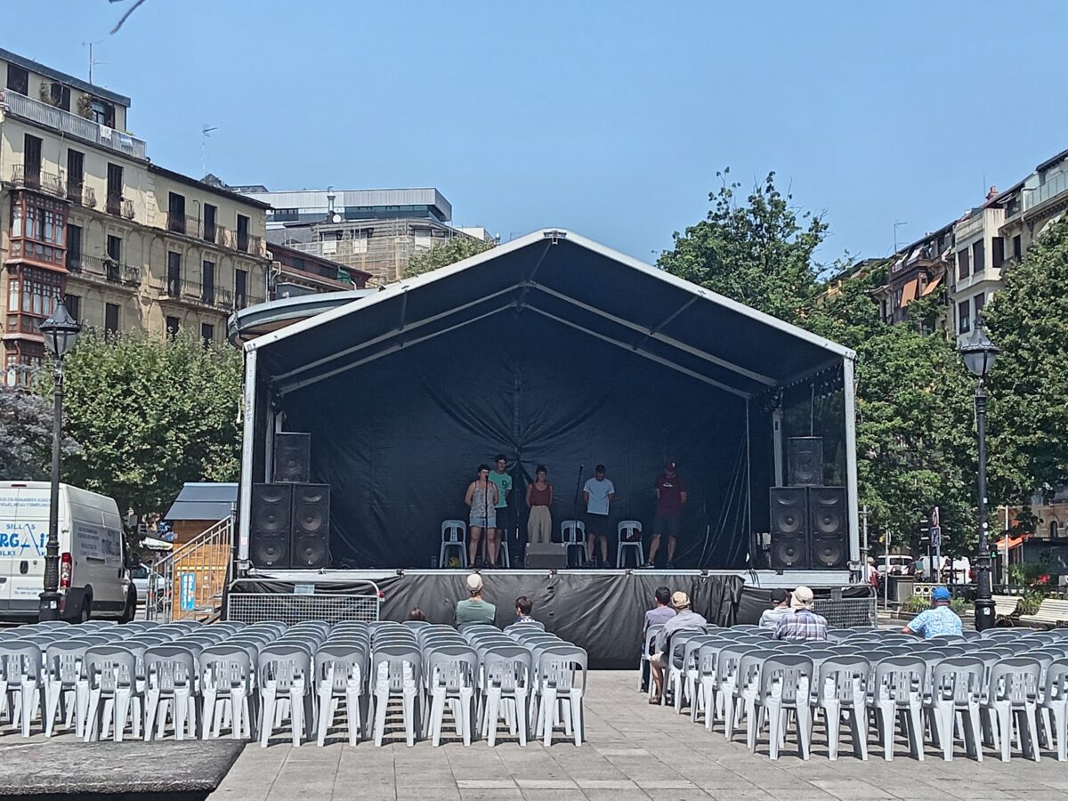 bertso saioa Easo plazan