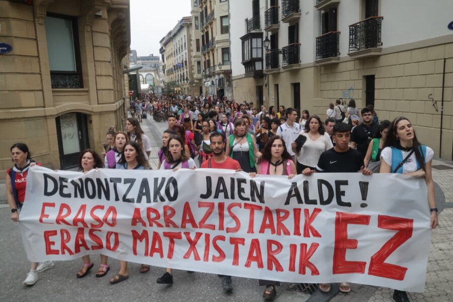 Denontzako jaien aldeko manifestazioa