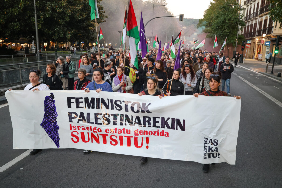 Feministak Palestinarekin manifestazioa