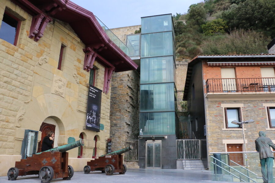 Aquariumeko igogailua