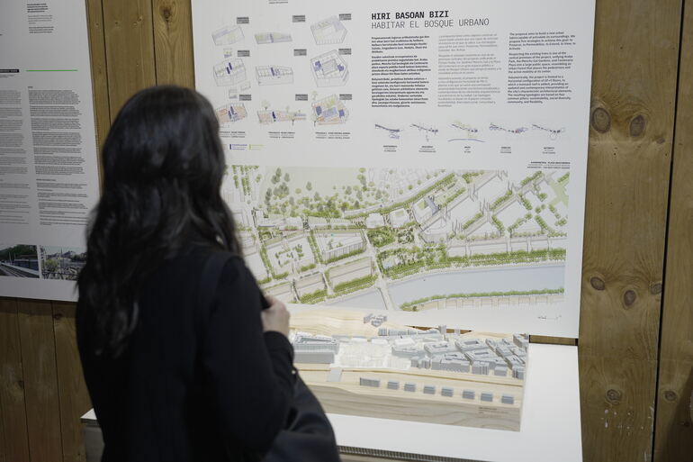 Hurrengo geltokia erakusketa