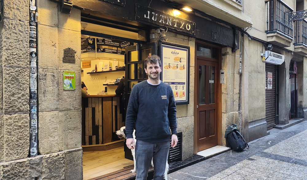 Juantxo_taberna___Xabi_Agi